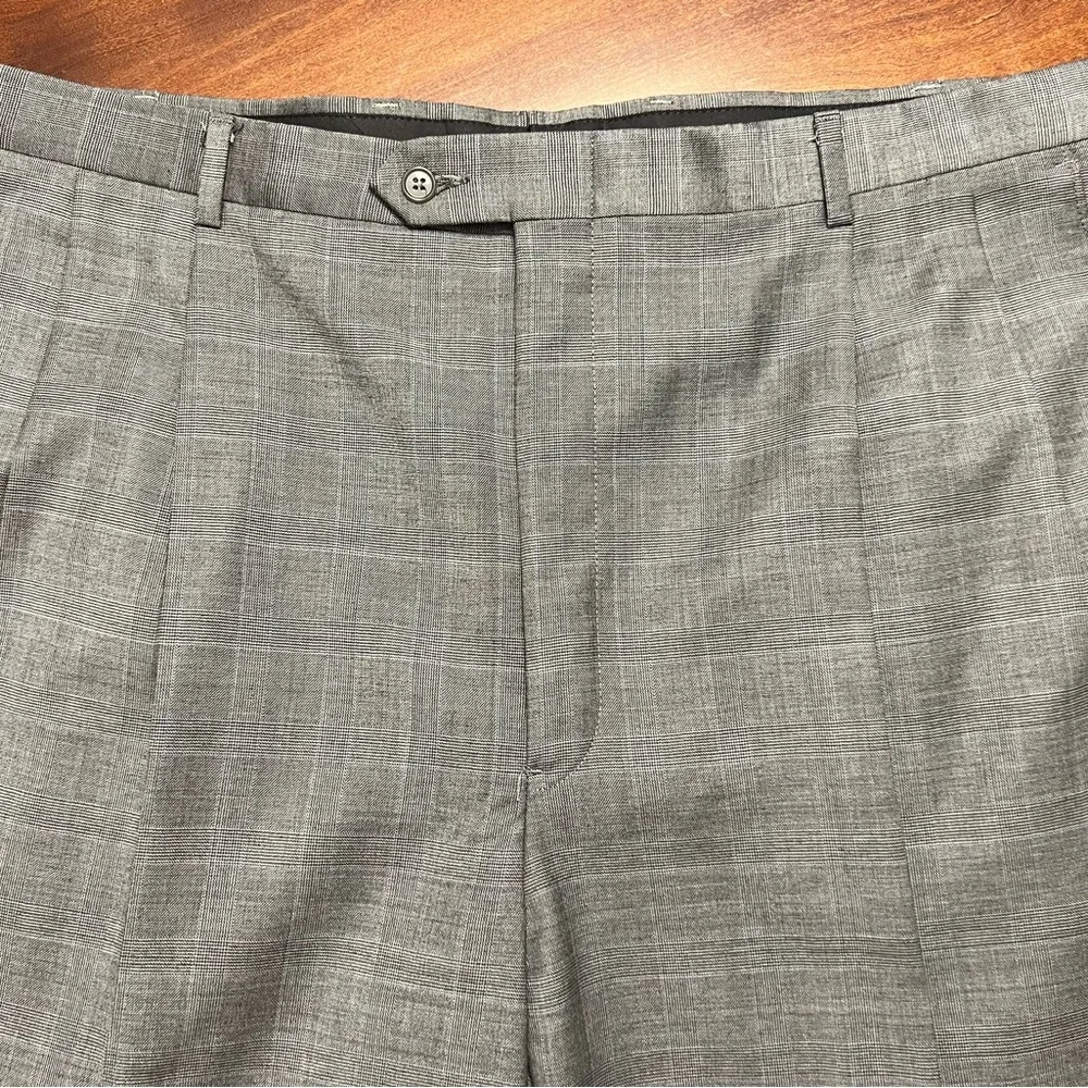 Gent’s Hart Schaffner Marx Custom Suit:  51” Chest,  43” Waist